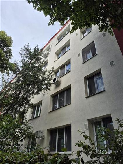 Apartament cu 3 camere decomandat, mobilat în Berceni