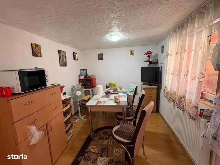Casă cu 4 camere în Ciorogârla