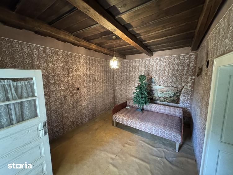 Casă cu 2 camere cu Teren 2877 Mp în Lazuri