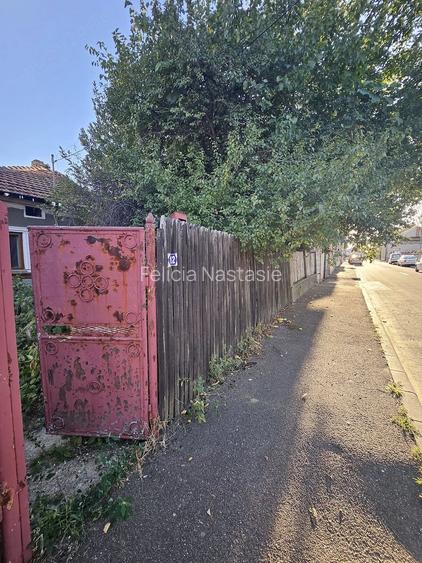 Casa din caramida +teren cu utilita?i ( zona A)