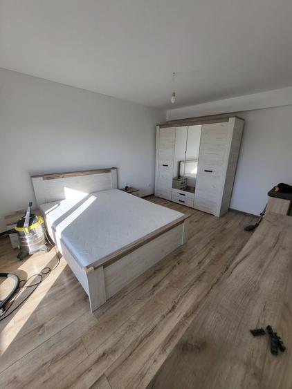 Garsonieră decomandată în Valea Adâncă