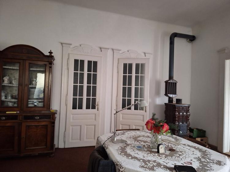 Casă cu 5 camere în Codlea