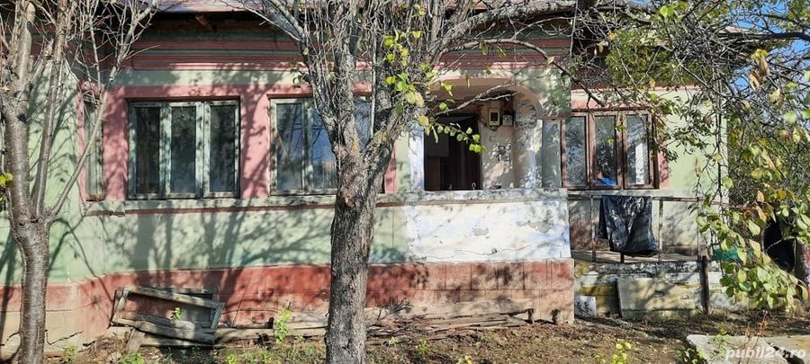 Casă cu 3 camere cu Teren 1300 Mp în Central
