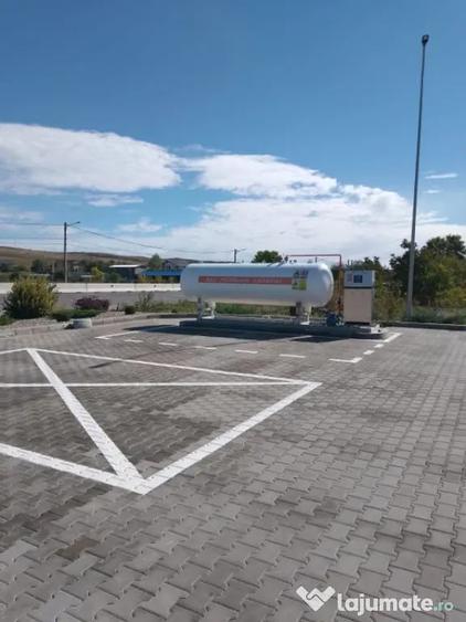 Spațiu comercial, de 240 mp, în Brădești