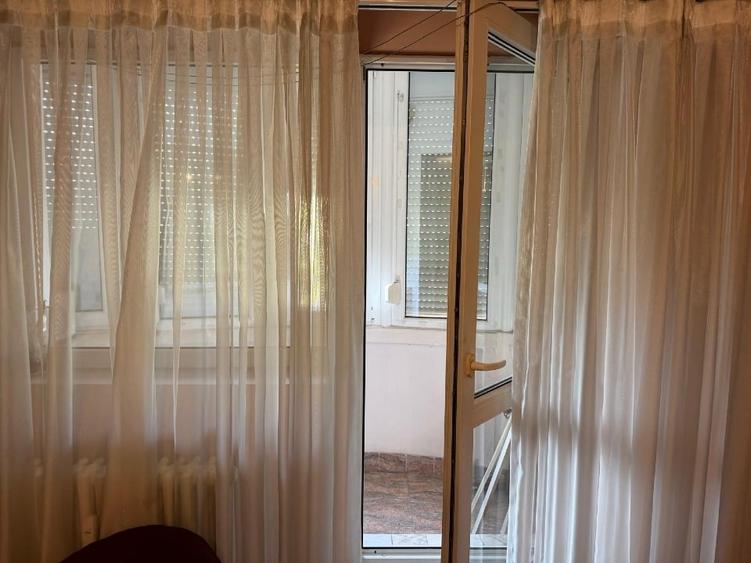 Apartament cu 3 camere decomandat, mobilat în Unirii