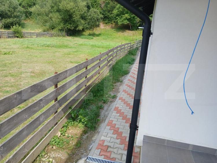 Casă cu 5 camere cu Teren 1675 Mp în Mănăstirea Humorului