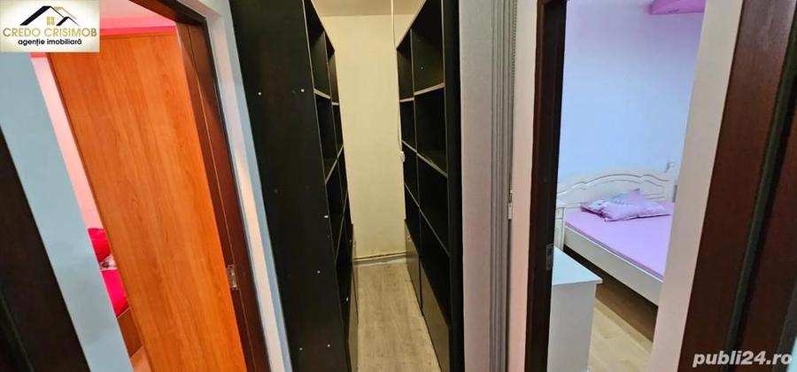 Apartament cu 4 camere semidecomandat în Micro II