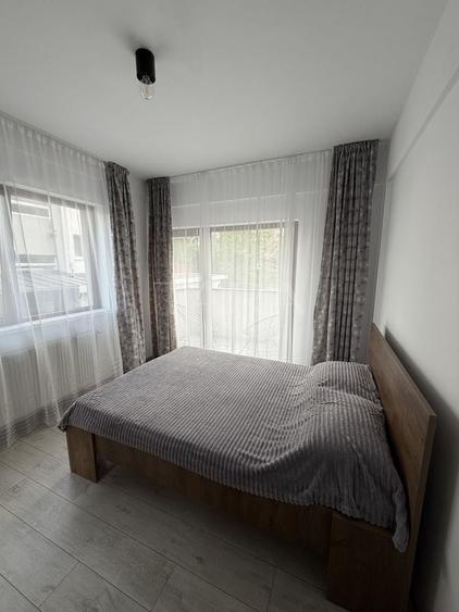 Apartament cu 3 camere semidecomandat, mobilat în Europa