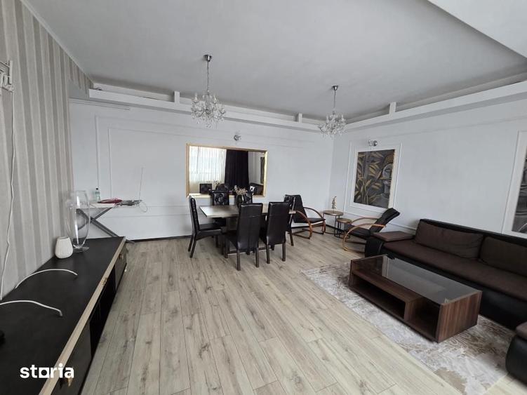 Apartament cu 3 camere în Cetate