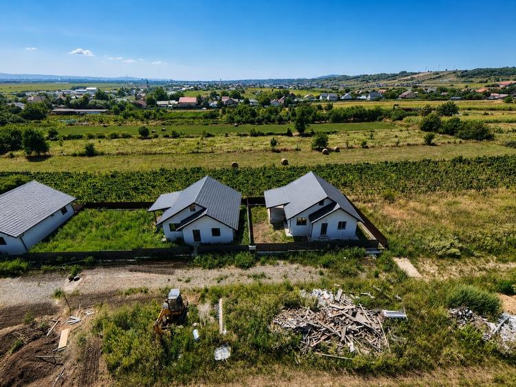 Casă individuală cu 3 camere cu Canalizare în Fântânele (Hemeiuș)