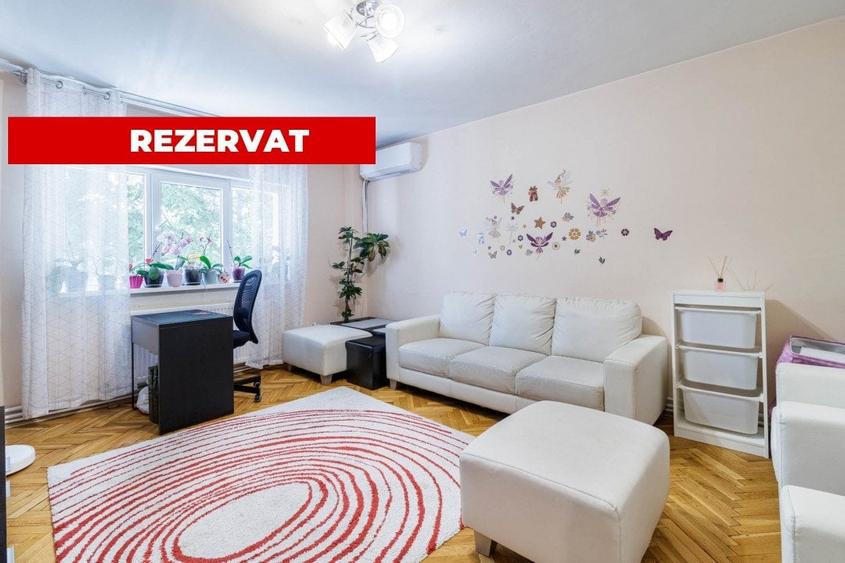 Apartament cu 3 camere decomandat în Vitan