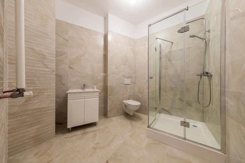 Apartament cu 4 camere semidecomandat în Timpuri Noi