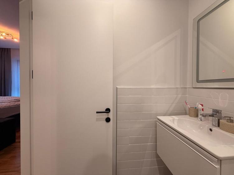 Apartament cu 3 camere decomandat, mobilat în Străulești