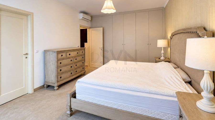 Apartament cu 3 camere decomandat în Floreasca