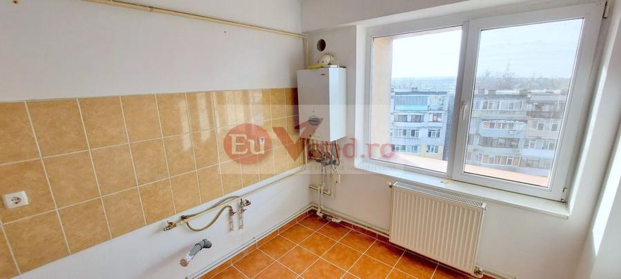 Apartament cu 2 camere decomandat în Micro 14