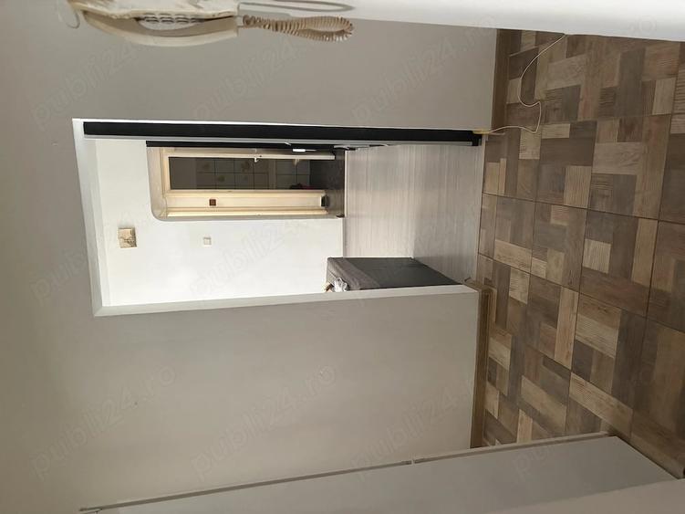 Apartament cu 3 camere semidecomandat în Trivale