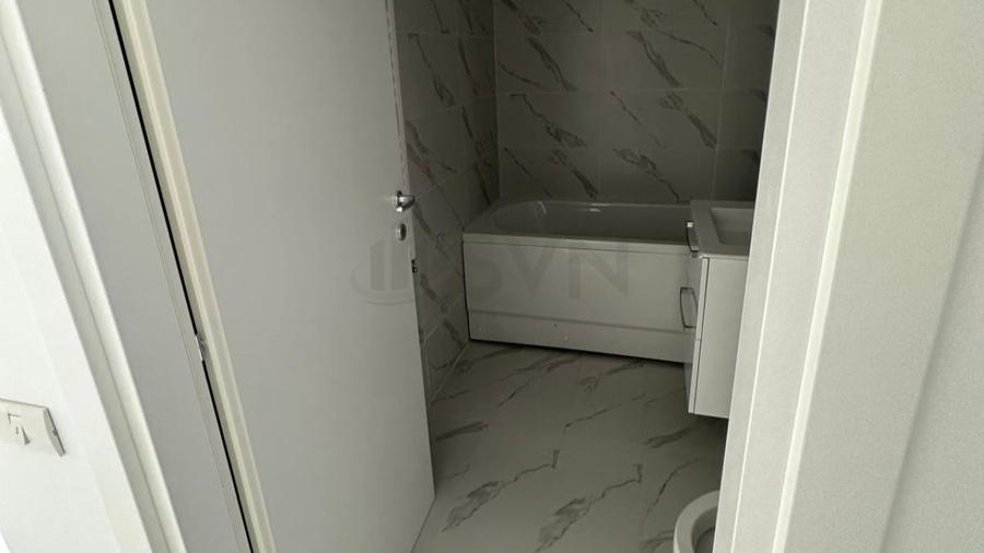 Apartament cu 6 camere decomandat în Fundeni