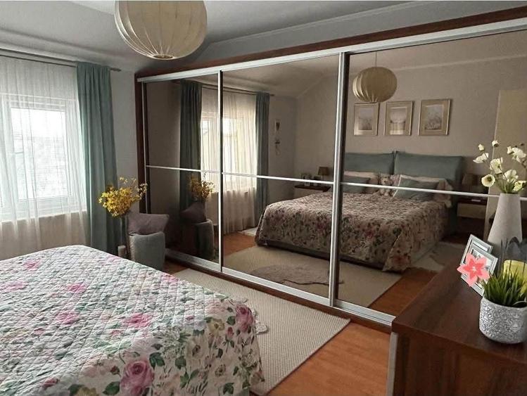 Apartament cu 4 camere decomandat în Exterior Vest