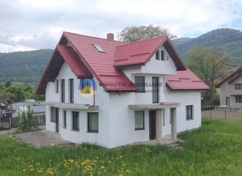 Casă cu 4 camere cu Teren 808 Mp în Tarcău