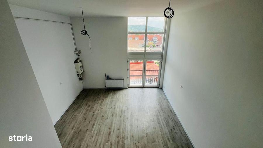 Apartament cu 4 camere în Sebeș