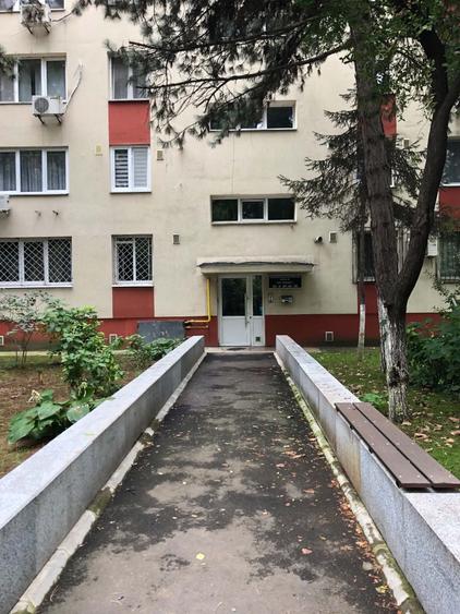 Garsonieră decomandată în Berceni