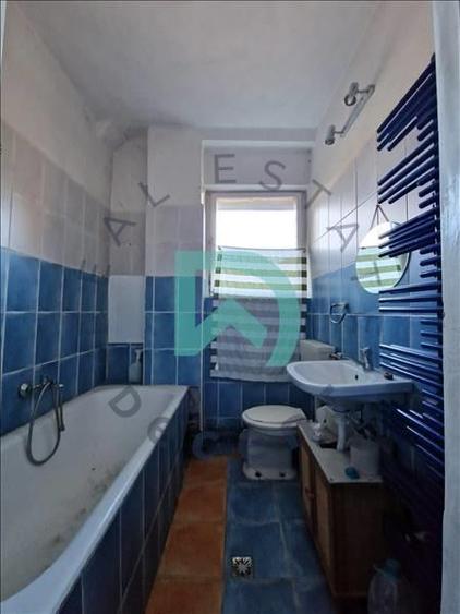 Apartament cu 4 camere decomandat în Brașovul Vechi