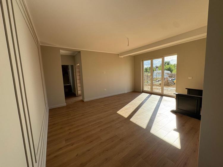 Apartament cu 2 camere în Plopi