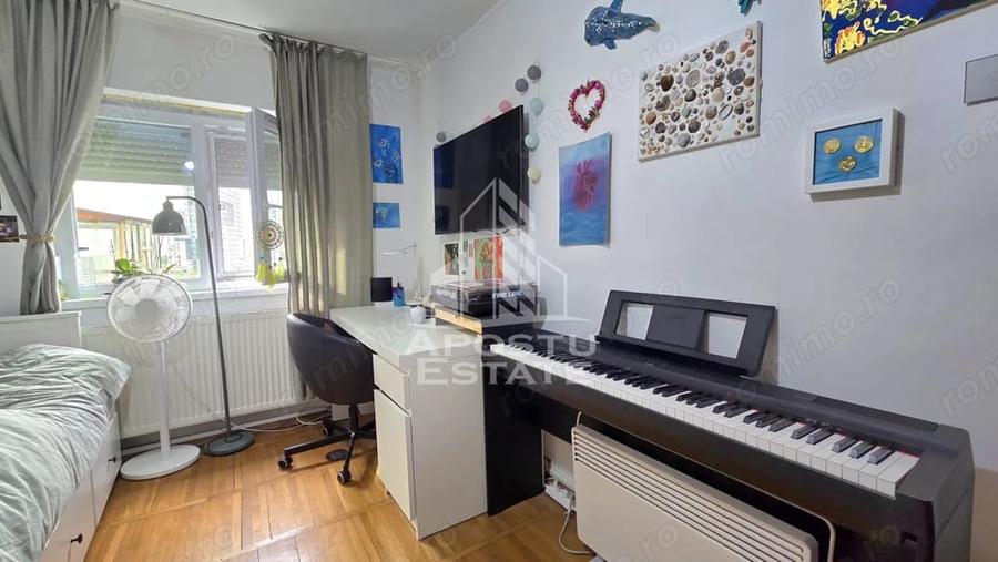 Apartament cu 3 camere semidecomandat în Bucovina