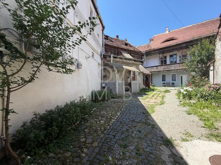 Apartament cu 3 camere semidecomandat în Ultracentral