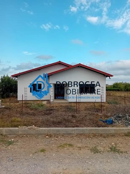 Casă individuală cu 5 camere cu Teren 1000 Mp în Murighiol