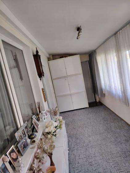 Casă individuală cu 4 camere cu Canalizare în Variaș
