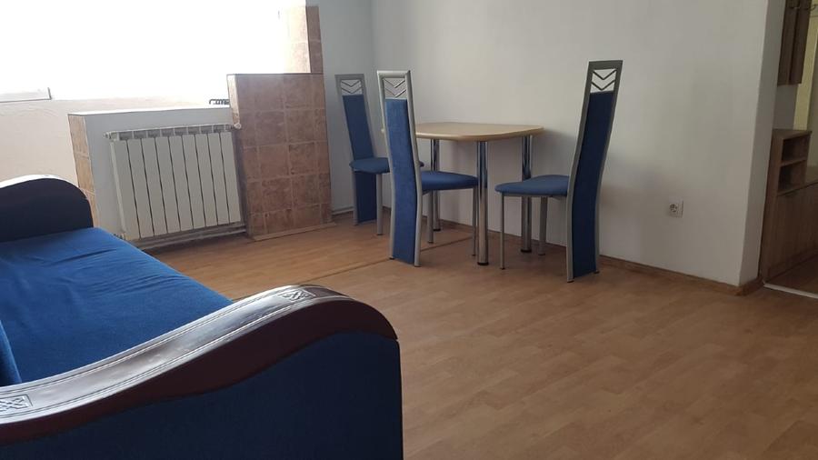 Apartament cu 3 camere semidecomandat în Mihai Viteazul