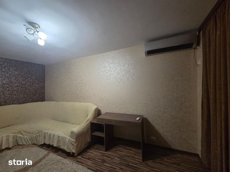 Apartament cu 3 camere decomandat în Mircea cel Bătrân