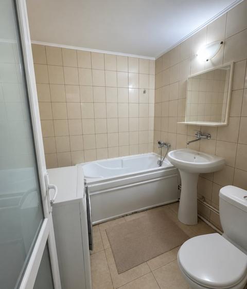 Apartament cu 3 camere în Basarabia