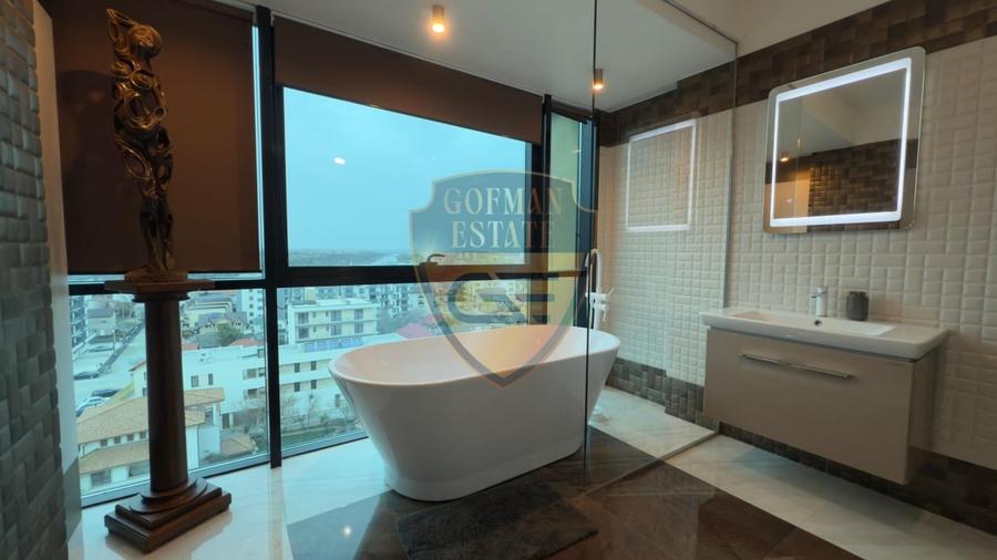 Penthouse cu 3 camere decomandat, mobilat în Nord