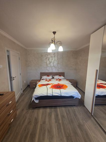 Apartament cu 3 camere semidecomandat în Ultracentral