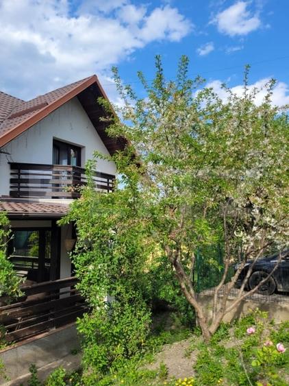 Casă individuală cu 5 camere cu Canalizare în Central