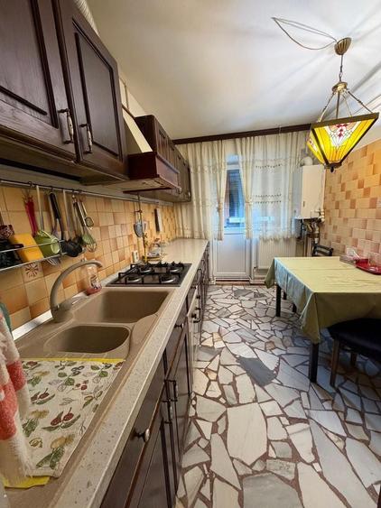 Apartament cu 4 camere, mobilat în Tomis I