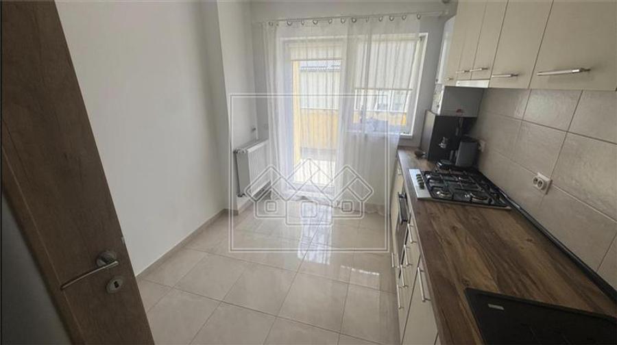 Apartament cu 2 camere decomandat, mobilat în Șelimbăr