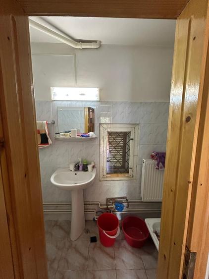 Casă cu 3 camere cu Teren 6300 Mp în Firiza