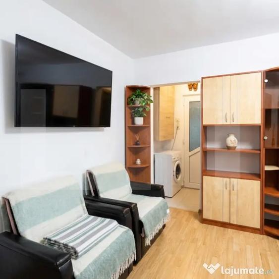Apartament cu 2 camere semidecomandat în Central