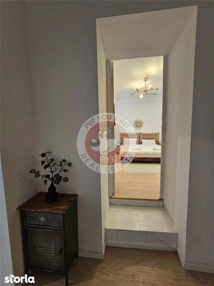 Apartament cu 4 camere decomandat în Romană