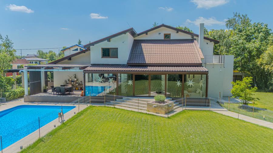 Casă individuală cu 5 camere cu Piscina în Corbeanca