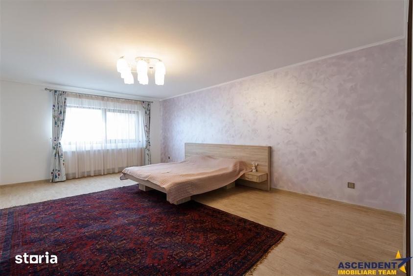 Casă cu 8 camere cu Teren 251 Mp în Bartolomeu