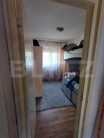 Apartament cu 3 camere semidecomandat în 14 Mai