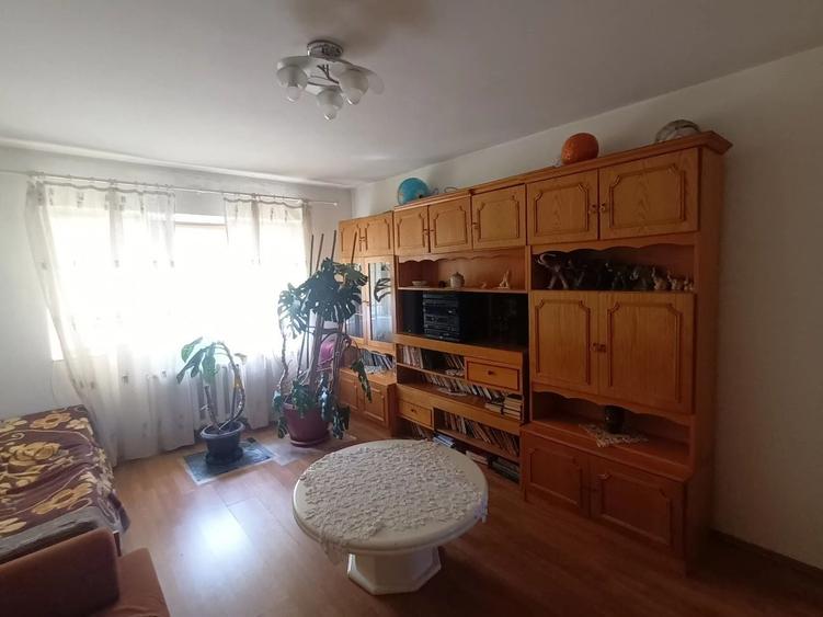 Inchiriez apartament 2 camere - 6