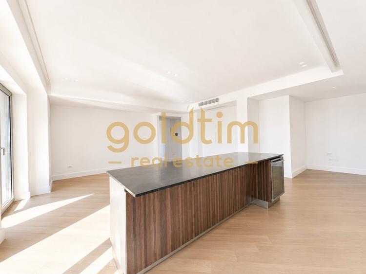 Apartament cu 4 camere decomandat în Pipera