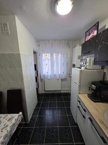 Apartament cu 2 camere semidecomandat, mobilat în Brazda lui Novac