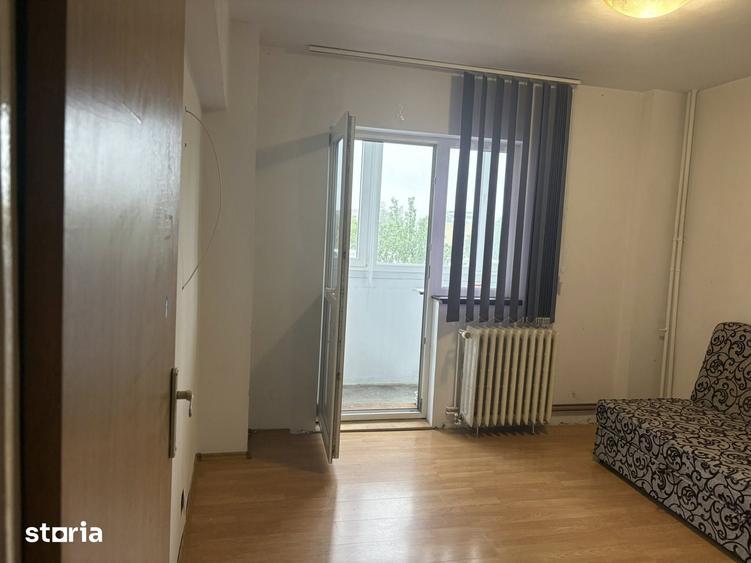 Apartament cu 2 camere decomandat în Triaj