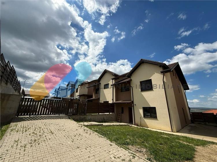 Duplex cu 4 camere cu Canalizare în Dezmir